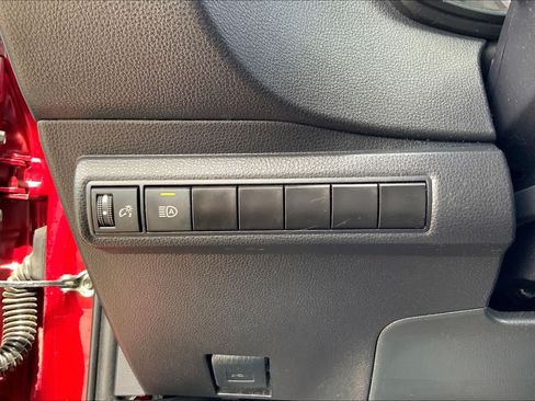 Used 2022 Toyota Corolla LE FWD image 33
