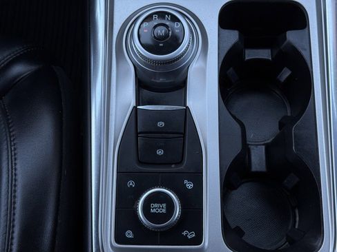 Used 2020 Ford Explorer Platinum w/ Premium Technology Package image 32