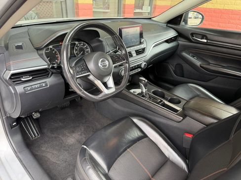 Used 2022 Nissan Altima 2.5 SR FWD image 16