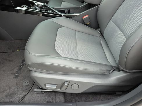 New 2026 Kia Niro Wind FWD image 23