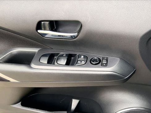 Used 2023 Nissan Kicks SV image 32