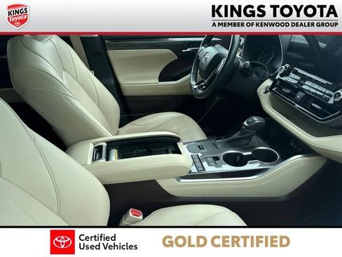 Used 2020 Toyota Highlander Limited FWD image 8