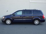 Used 2015 Chrysler Town & Country Touring image 4