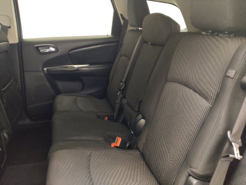 Used 2020 Dodge Journey SE w/ SE Popular Equipment Group FWD image 18
