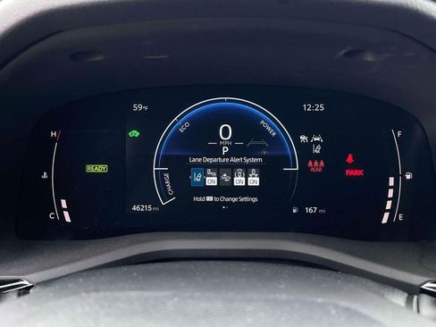 Used 2025 Toyota Camry LE FWD image 3