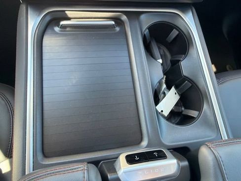 Used 2025 Ford Expedition Active AWD/4WD image 25