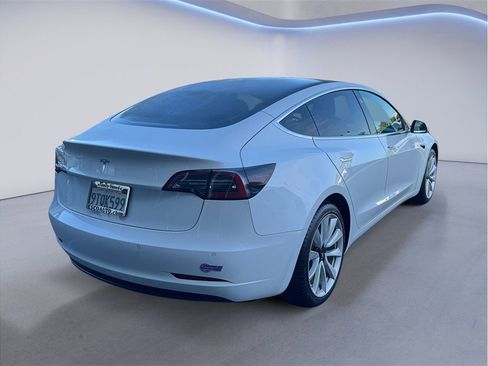 Used 2019 Tesla Model 3 Standard Range image 6