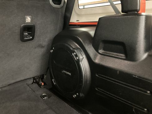 Used 2018 Jeep Wrangler Unlimited Sahara AWD/4WD image 18