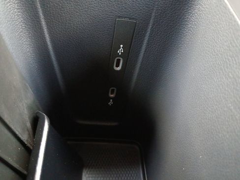 Used 2026 Volkswagen Tiguan SE R-Line FWD image 6