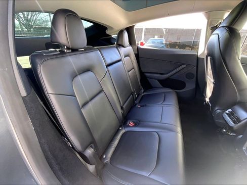 Used 2023 Tesla Model Y Long Range image 31
