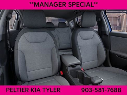 New 2025 Kia K4 LXS image 16