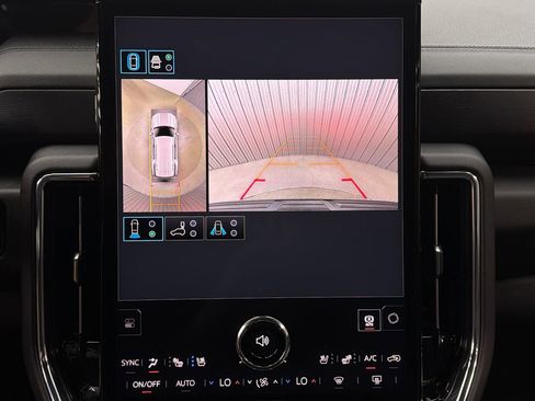 Used 2026 GMC Yukon Denali w/ Sun & Power Step Package image 33