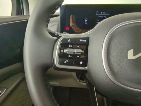 New 2026 Kia Carnival LXS image 27