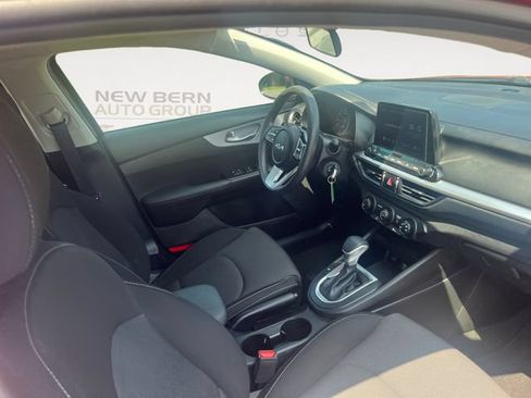 Used 2024 Kia Forte LXS w/ LXS Technology Package FWD image 15