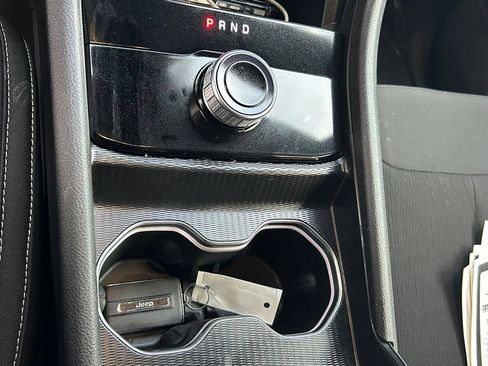 Used 2024 Jeep Grand Cherokee Laredo X RWD image 18