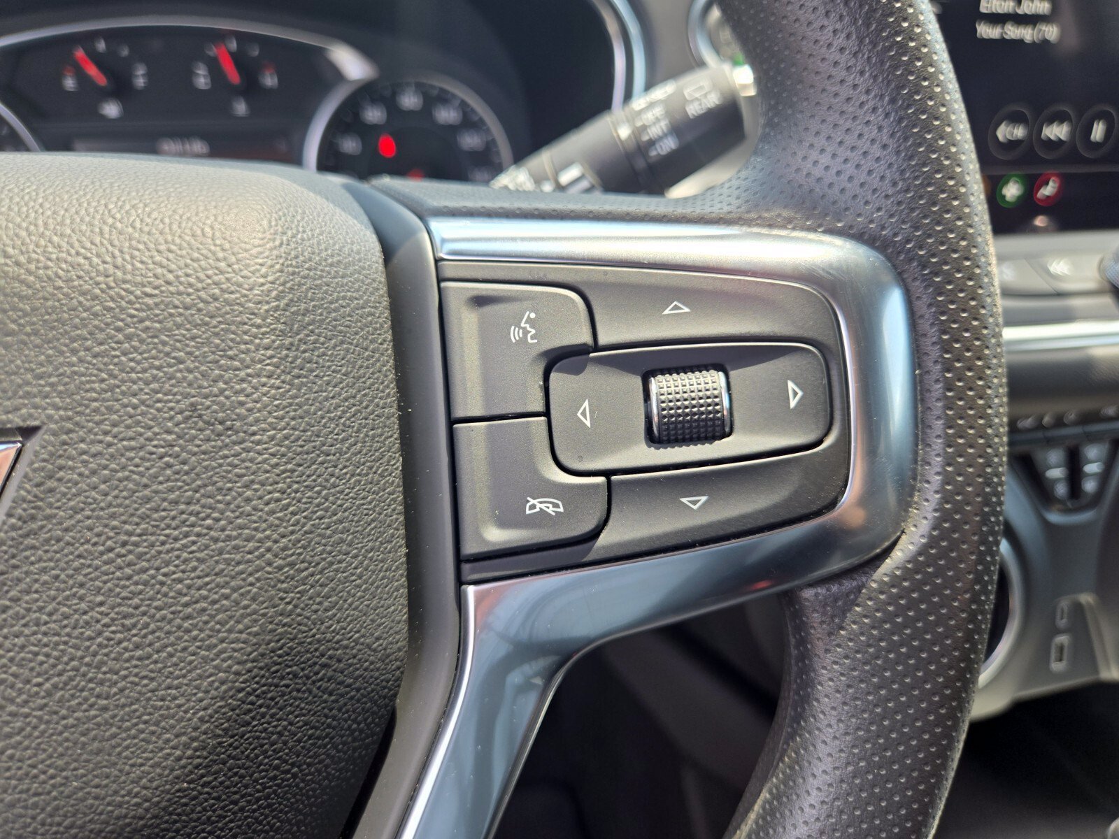Used 2025 Chevrolet Blazer LT FWD image 26