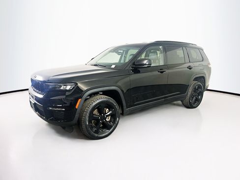 Used 2023 Jeep Grand Cherokee L Limited w/ Black Appearance Package AWD/4WD image 3