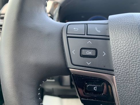 Used 2025 Toyota Camry SE w/ Convenience Package AWD/4WD image 26