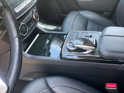 Used 2017 Mercedes-Benz GLE 550e image 17
