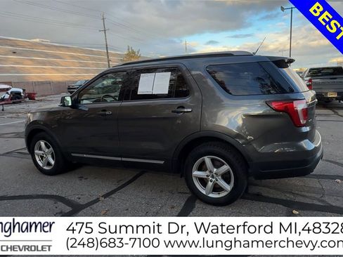 Used 2018 Ford Explorer XLT w/ Equipment Group 201A image 6