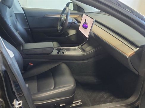 Used 2023 Tesla Model 3 Standard Range image 9