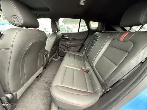 Used 2024 Chevrolet Trax RS w/ Sunroof Package FWD image 15