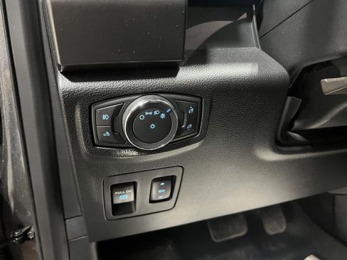 Used 2018 Ford F150 XLT w/ Equipment Group 302A Luxury AWD/4WD image 19