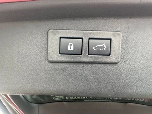 Used 2025 Subaru Outback Limited AWD/4WD image 7