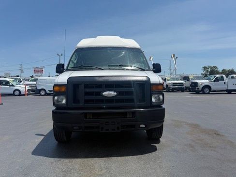Used 2014 Ford E-250 and Econoline 250 Extended w/ Power Group image 3