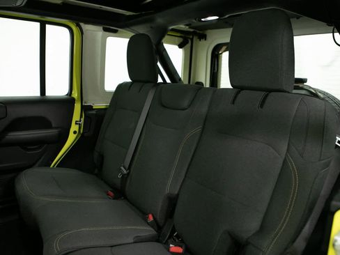Used 2024 Jeep Wrangler Sahara image 27