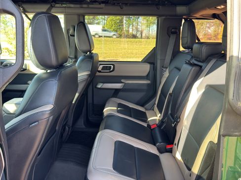 Used 2023 Ford Bronco Wildtrak image 13