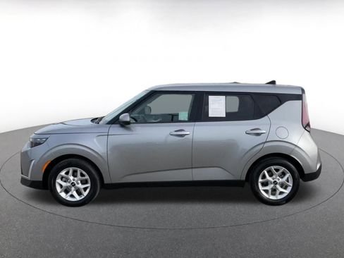 Used 2025 Kia Soul LX w/ LX Technology Package image 9