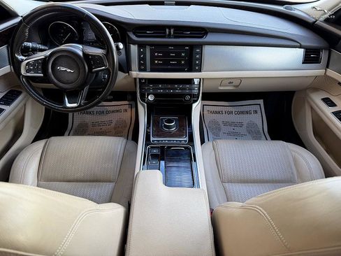 Used 2018 Jaguar XF Prestige image 9