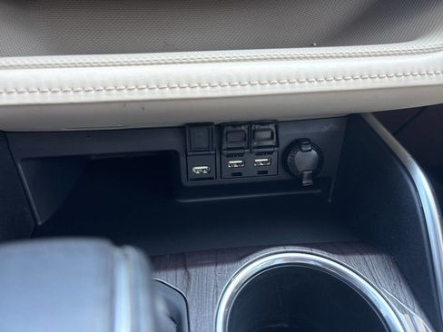 Used 2021 Toyota Highlander Platinum image 27