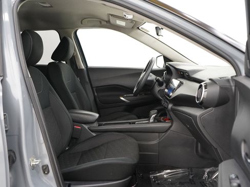 Used 2021 Nissan Kicks SV FWD image 11