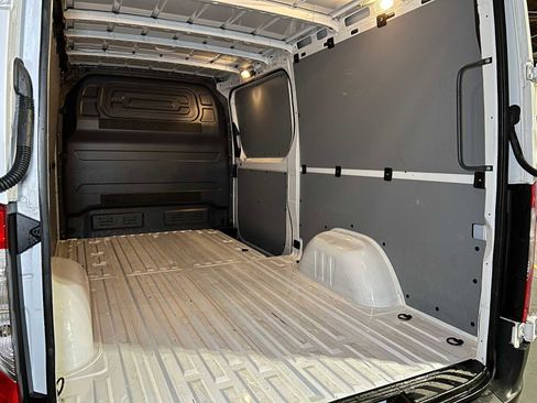 Used 2025 Mercedes-Benz Sprinter 2500 image 18