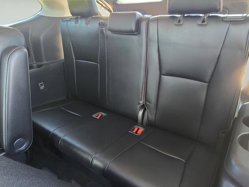 Used 2021 Toyota Highlander Limited AWD/4WD image 10