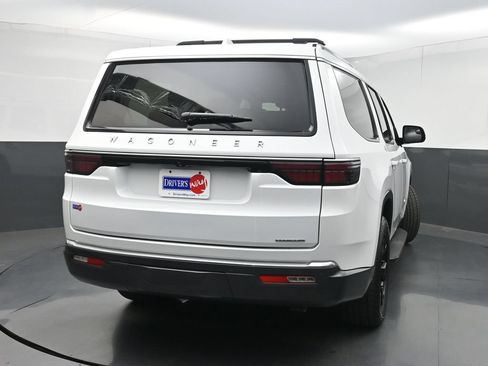 Used 2022 Jeep Wagoneer Series II RWD image 49