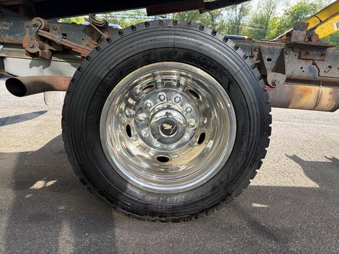 Used 2015 Ford F550 4x4 Regular Cab Super Duty image 17
