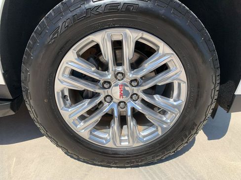 Used 2021 GMC Yukon XL SLT w/ SLT Premium Package AWD/4WD image 11