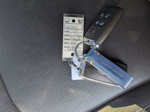 Used 2024 Land Rover Defender 90 X-Dynamic SE image 34