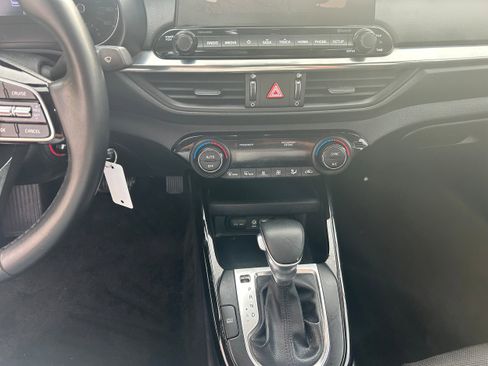 Used 2019 Kia Forte S w/ S Premium Package image 2