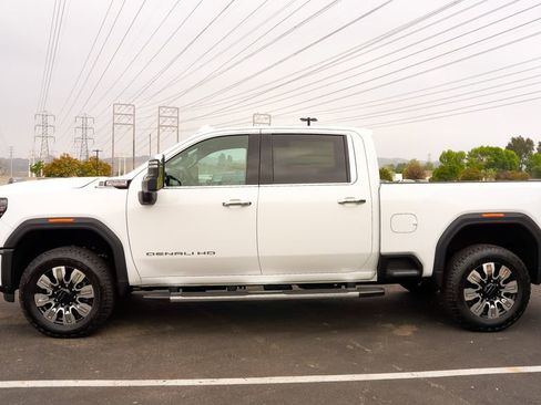 New 2026 GMC Sierra 2500 Denali w/ Denali Reserve Package image 8