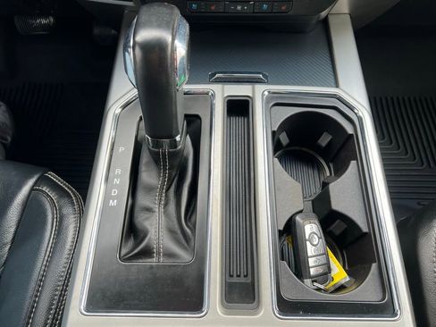 Used 2019 Ford F150 Lariat image 31