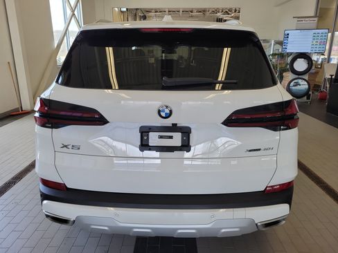 Used 2025 BMW X5 xDrive40i w/ Parking Assistance Package AWD/4WD image 6