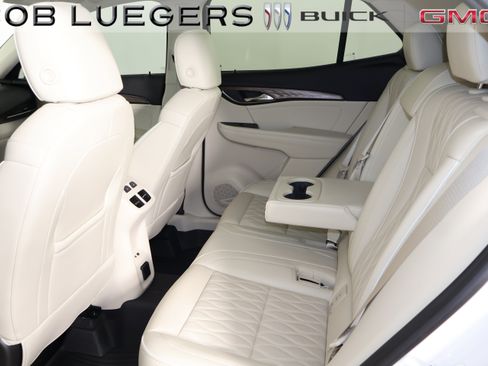 Used 2022 Buick Envision Avenir w/ Technology Package II FWD image 12