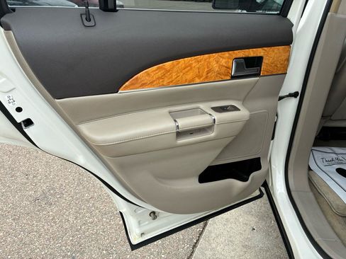 Used 2013 Lincoln MKX AWD w/ Wood Pkg image 12
