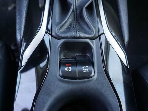 Used 2025 Toyota Corolla Cross XLE FWD image 19