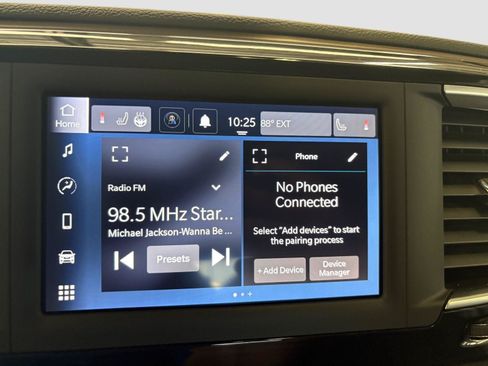 Used 2023 Chrysler Voyager LX FWD image 30