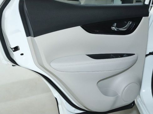 Certified 2022 Nissan Rogue Sport SL w/ Premium Package image 15